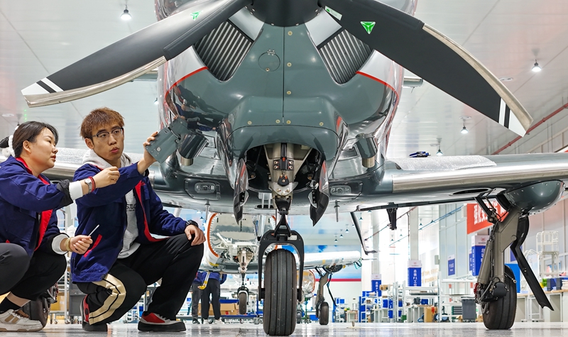 在固定翼飛機(jī)及無(wú)人機(jī)整機(jī)制造、飛行培訓(xùn)、航空教育等方面不斷實(shí)現(xiàn)突破。