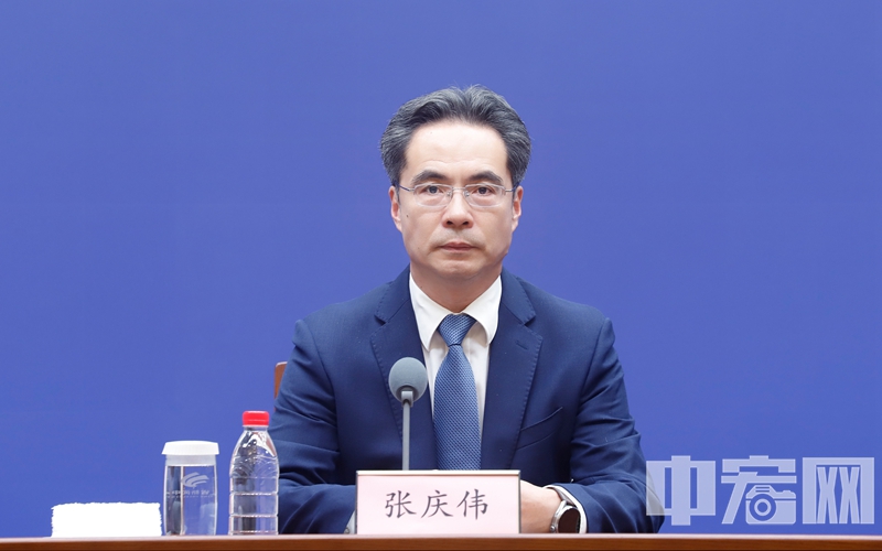 張慶偉.jpg